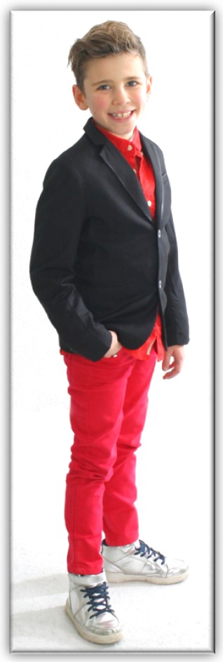 Ich heisse Samy und bin 152 cm groß!